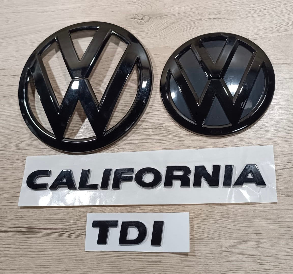 VW T6.1 California TDI Emblemset schwarz glänzend