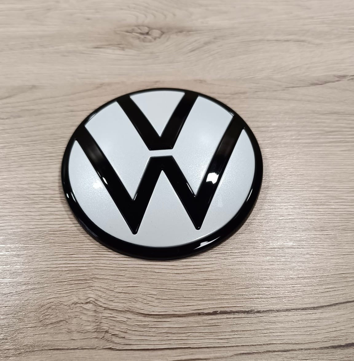 VW Tiguan 2 Heckemblem Schwarz Oryxweiß