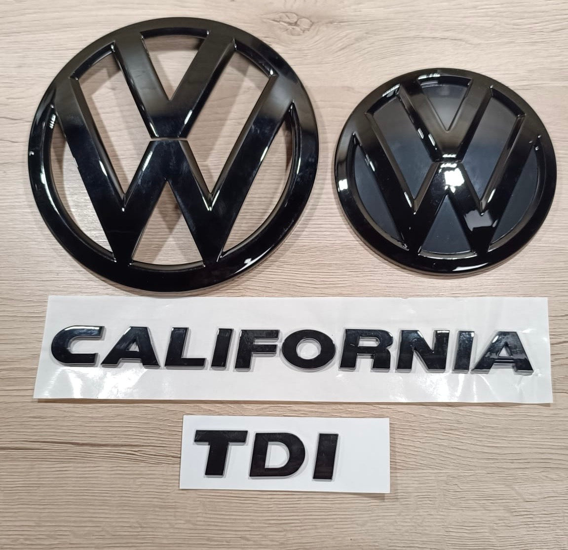 VW T6.1 California TDI Emblemset schwarz glänzend