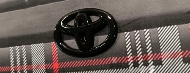 Toyota Corolla Yaris CHR RAV4 Lenkrad Emblem schwarz