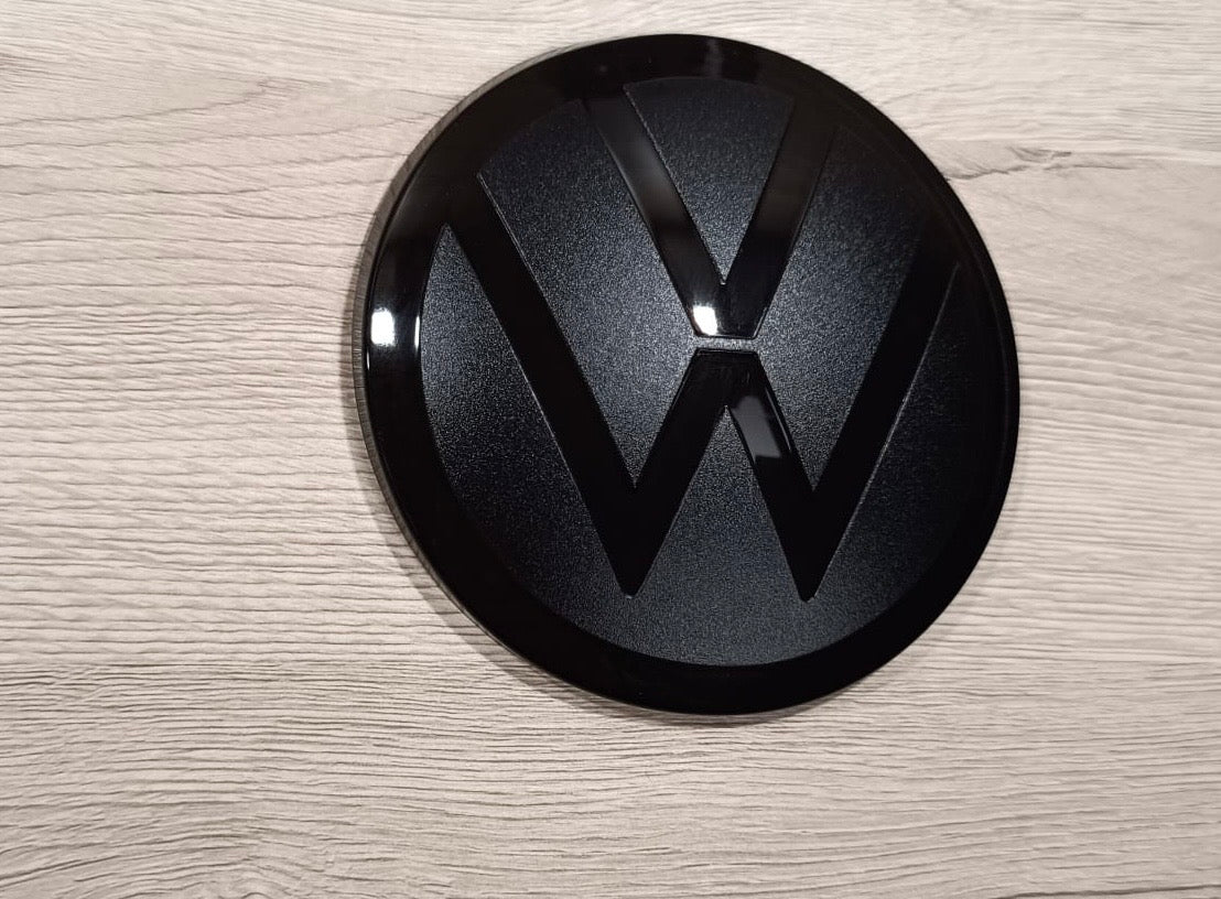 VW Golf 8 Emblem Logo Front Schwarz