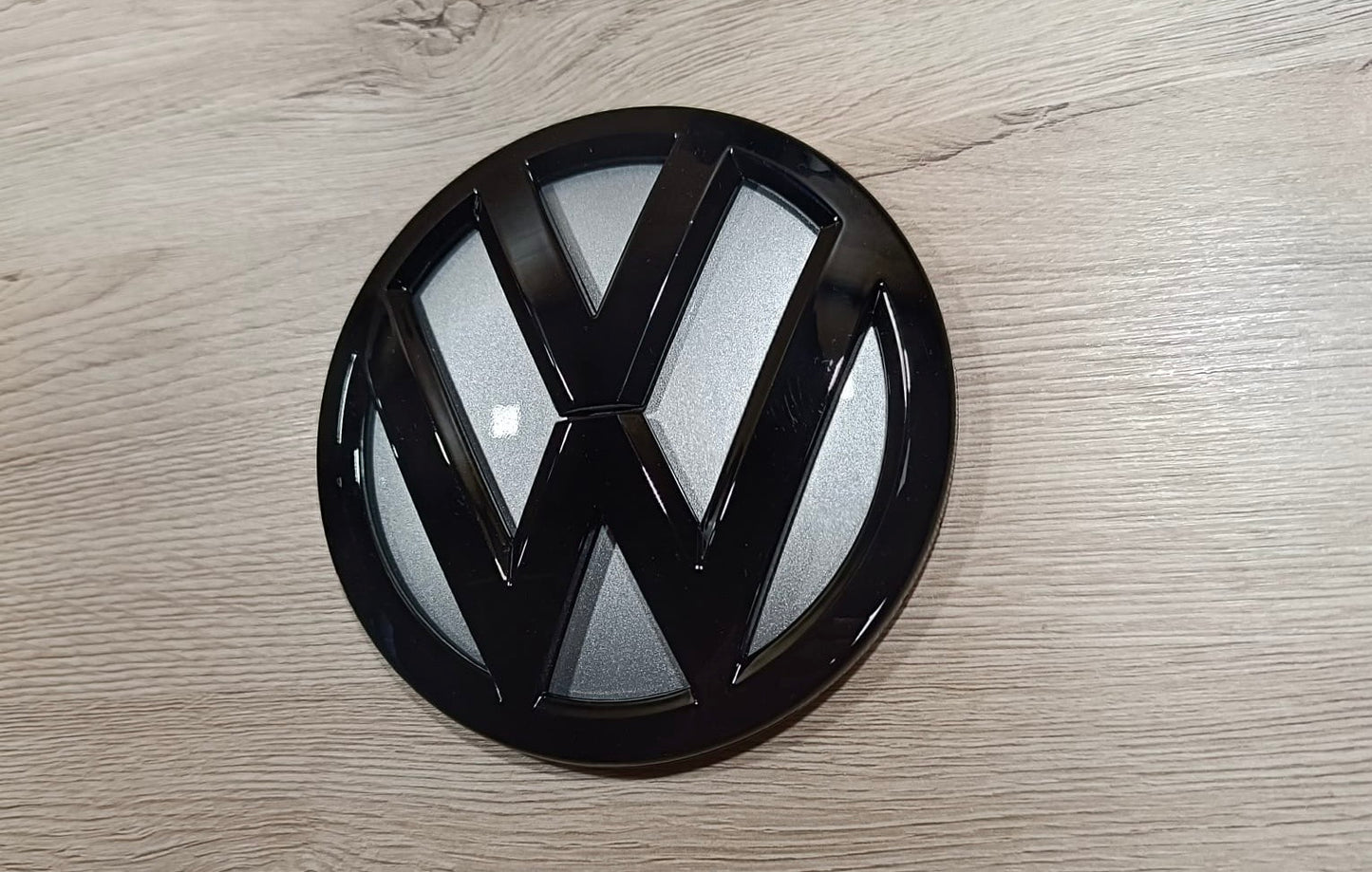 VW T6 Heckemblem Schwarz glänzend/Reflexsilber