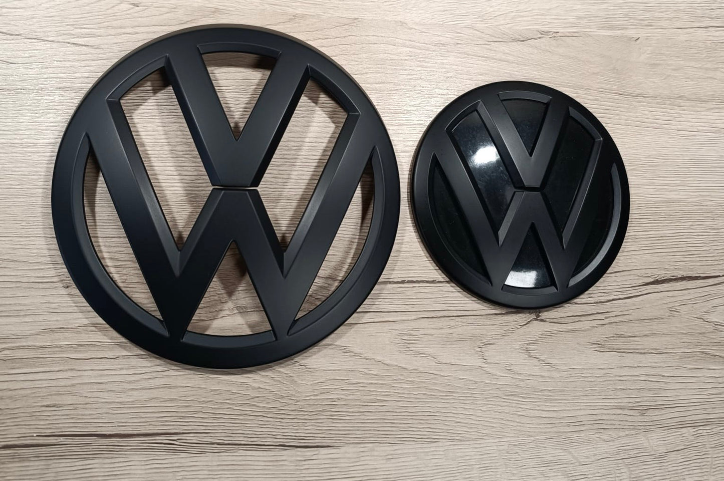 VW T6 Emblem-Set Schwarz matt