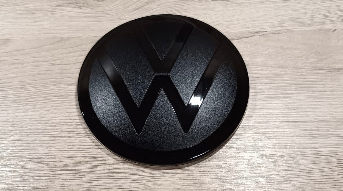 VW Golf 8 Emblem Logo Front Schwarz