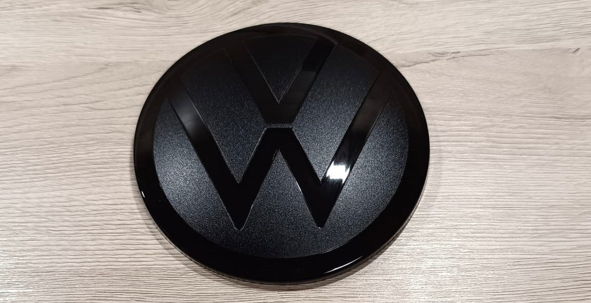 VW Golf 8 Emblem Logo Front Schwarz